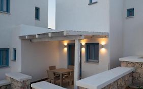 Camvillia Donoussa Village Suites